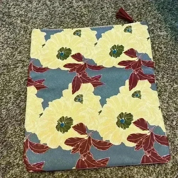 Rachel Pally Blue White Floral Leather Clutch - Picture 3 of 4